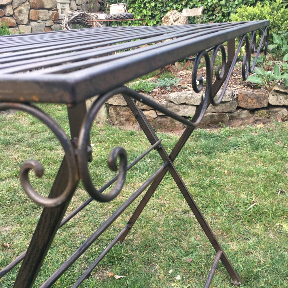 Gartentisch