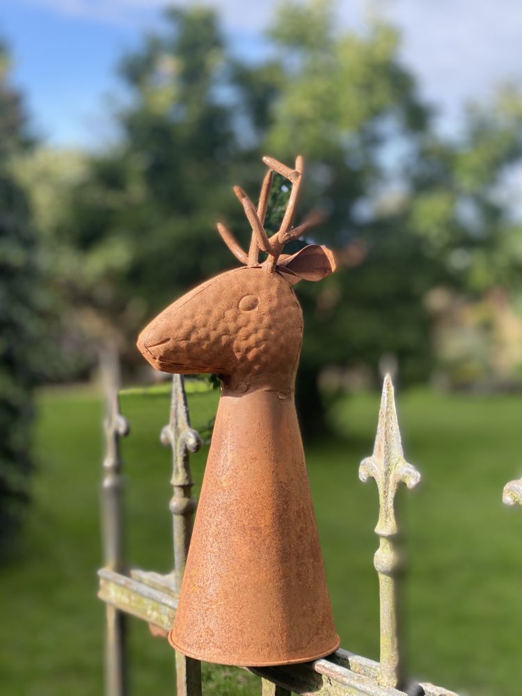 Zaunhocker Reh  "MATTY" / Eisen - Rost