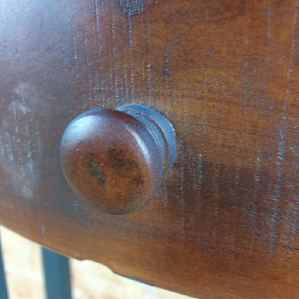 halbrunder Holztisch / Farbe blau