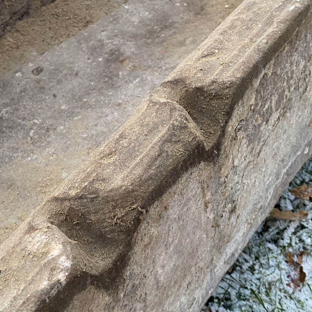 historischer Sandsteintrog / 106 cm breit
