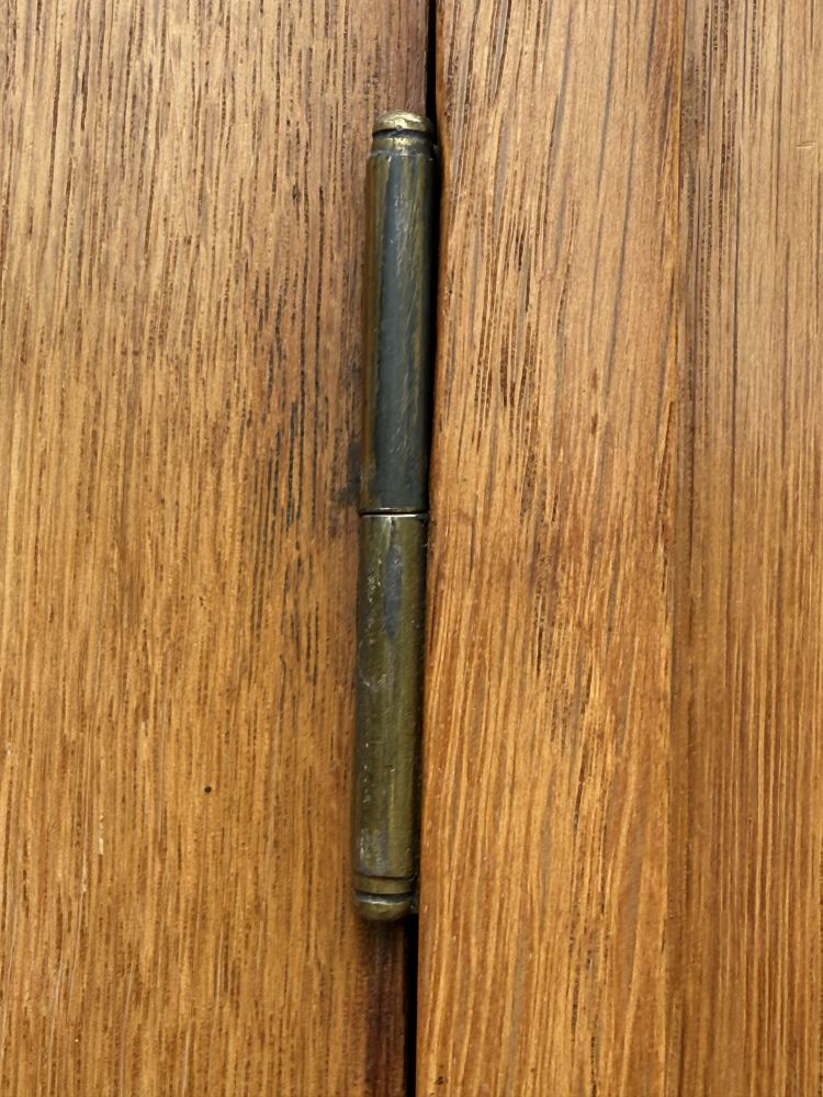 Antiker Spiegelschrank um 1920 – Eiche mit Intarsien & Facettenspiegel