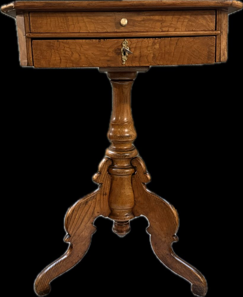 Antiker Nähtisch „Handarbeit“ um 1860 – Eschenholz mit Säulenfuß & Schubladen