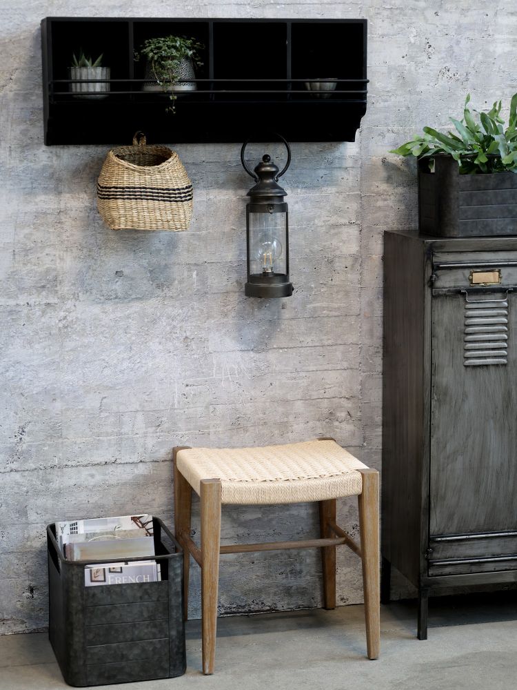 41581-00_5 Hocker Limoges  mit geflochtenen Sitz / Chic Antique