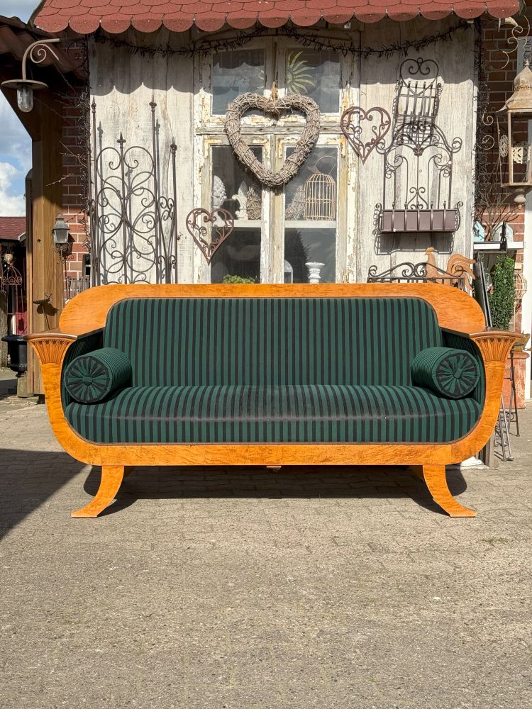 Antikes Sofa im Biedermeierstil um 1900