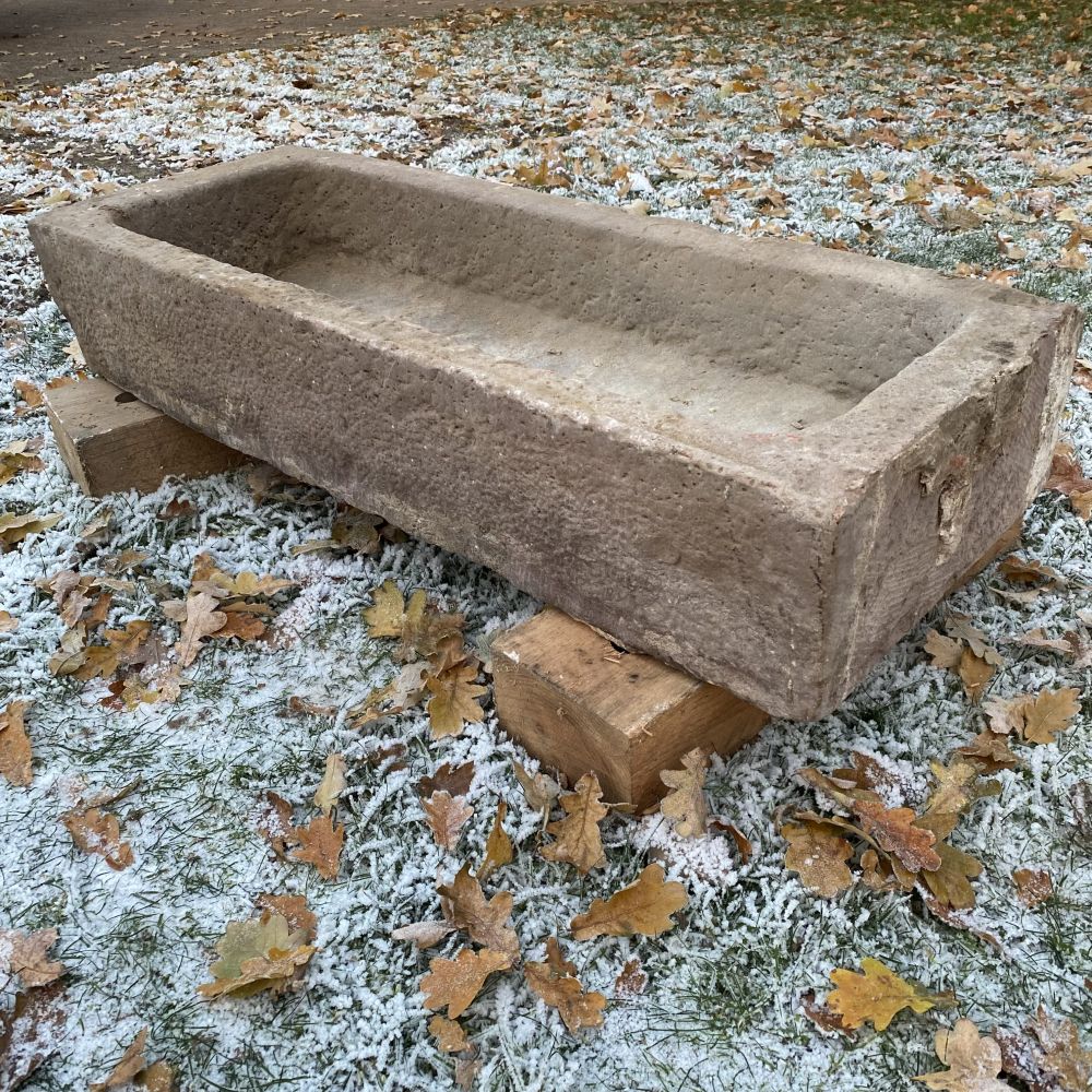 IMG_E7590 historischer Sandsteintrog / 100 cm breit