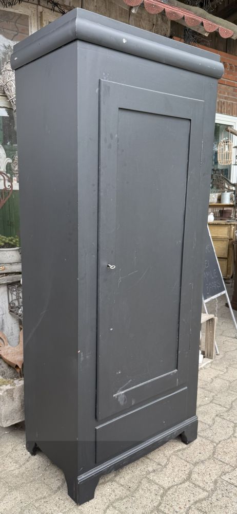 Antiker Kleiderschrank mit Truhenfach – ca. 1920/30, anthrazit, Weichholz
