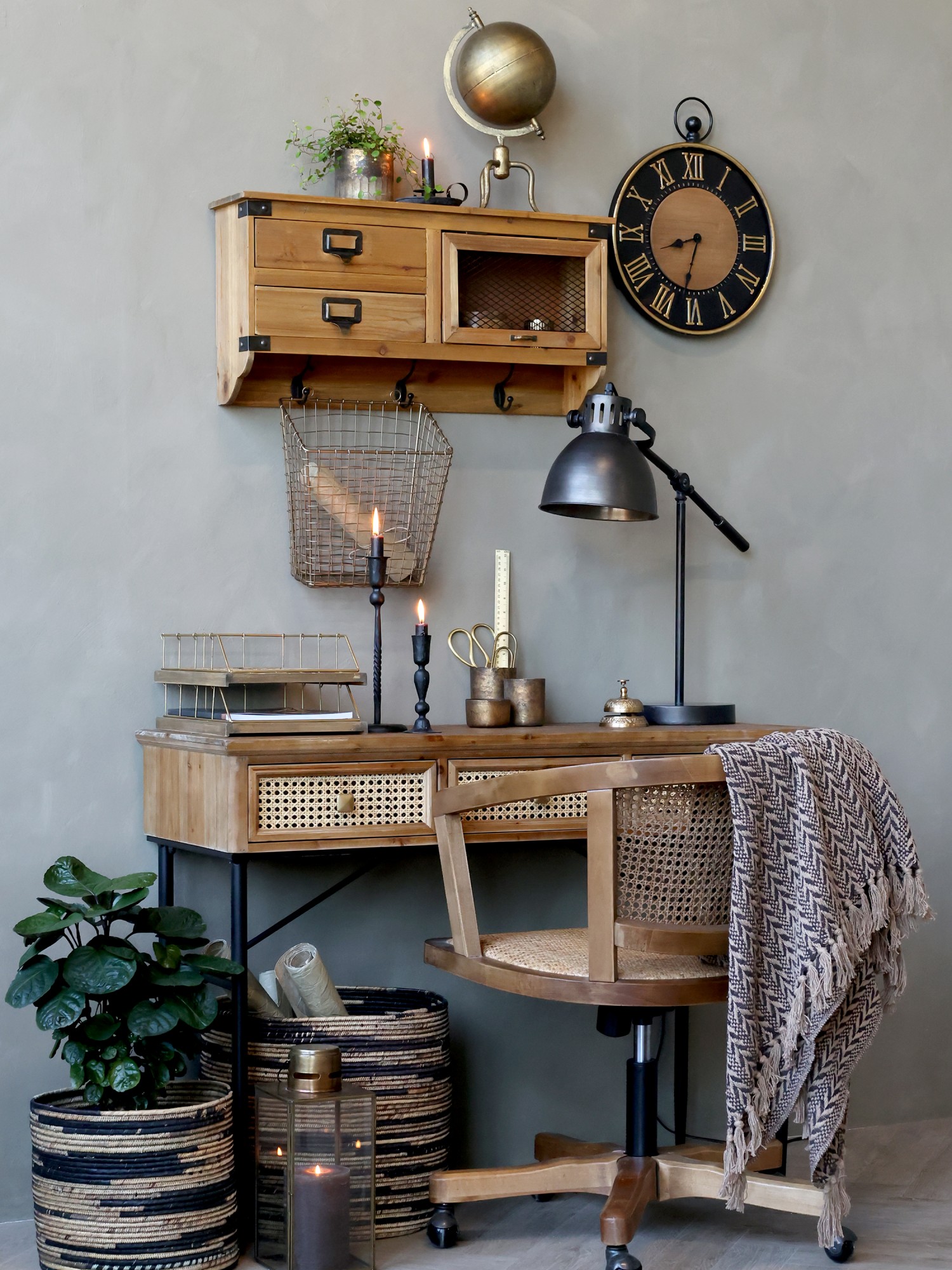 Schreibtisch mit 3 Schubladen von Chic Antique