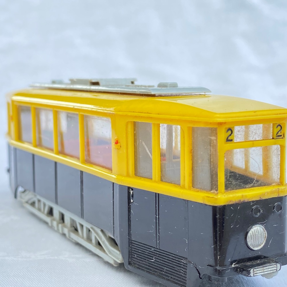 SIKU V-Serie Plastik V40 Strassenbahn gelb/schwarz/grau 1950er Jahre gebraucht