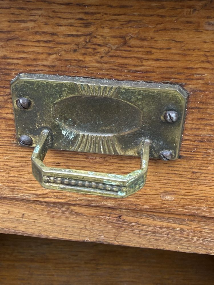 Antiker Nachtschrank um 1920 – Eiche mit Marmorplatte