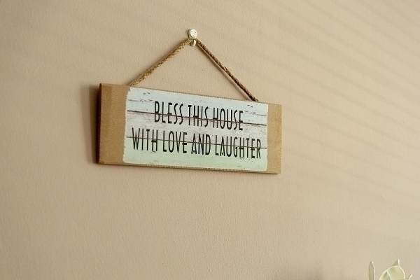 Holzschild Bless this house
