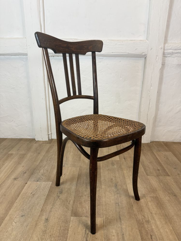 Antiker Kaffeehausstuhl mit Geflecht um 1900