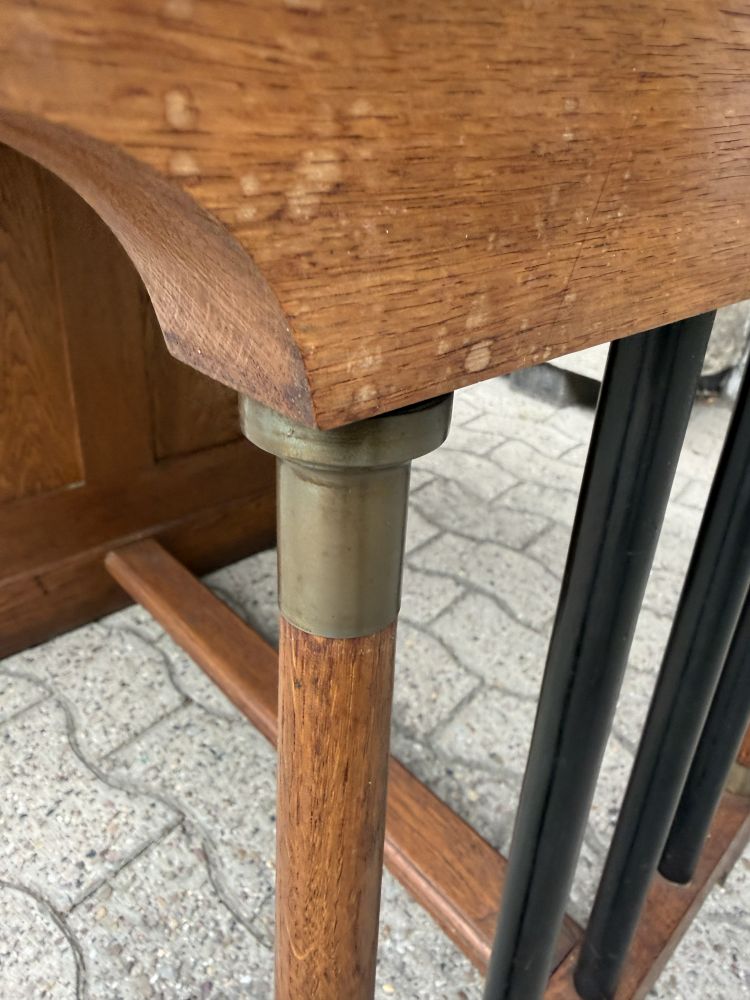 Antiker Schreibtisch um 1920 – Eiche / Eichenfurnier, Messing & Intarsie – DIY