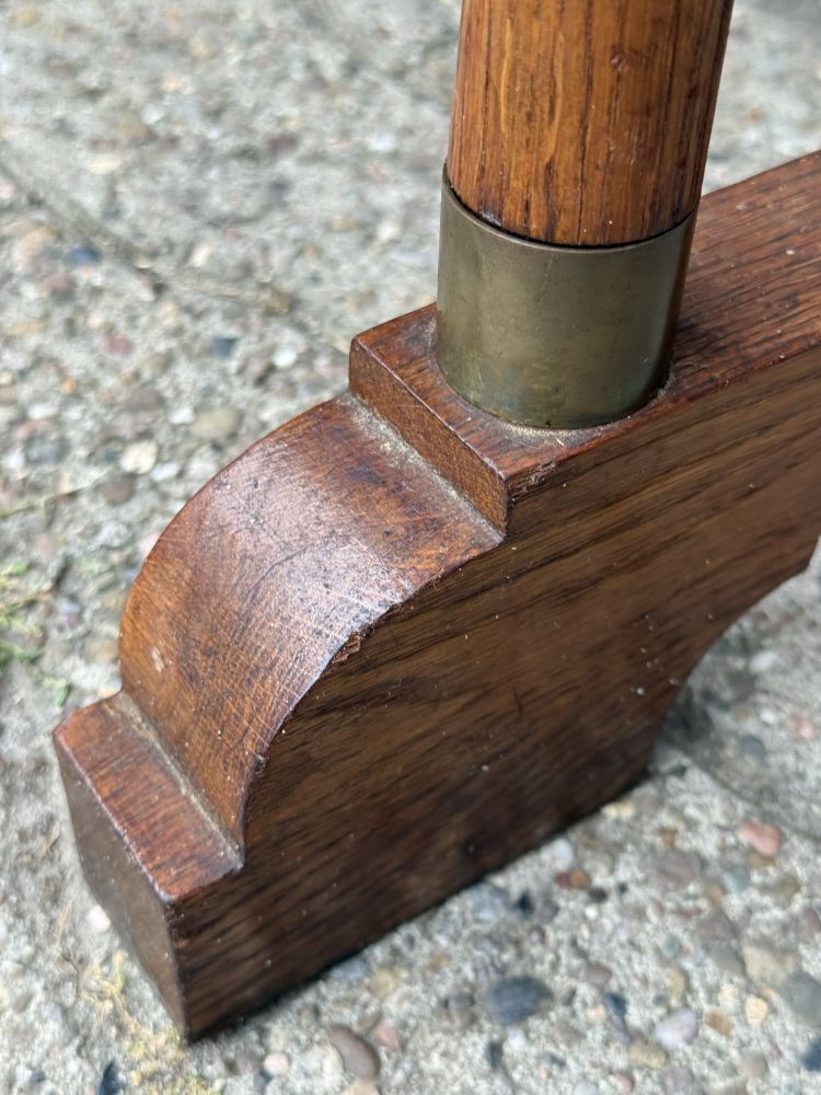 Antiker Schreibtisch um 1920 – Eiche / Eichenfurnier, Messing & Intarsie – DIY