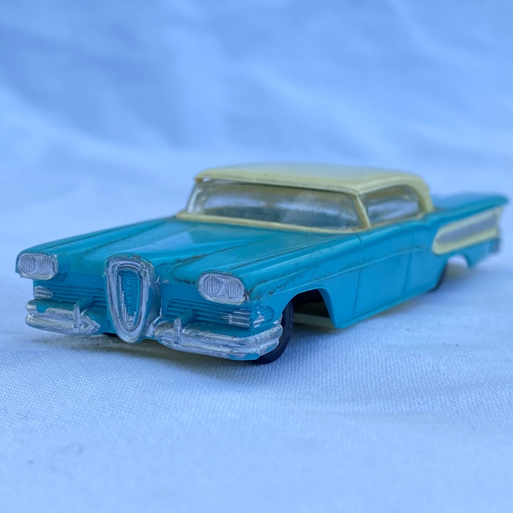 Ford Edsel V98  Siku / Plastik 50/60er Jahre V-Serie / blau-gelb