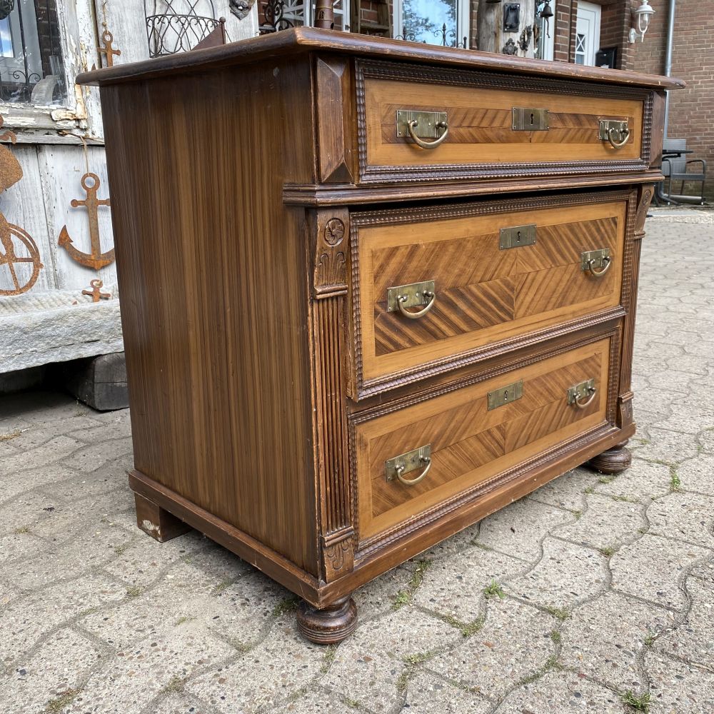 antike Kommode / Weichholz / unrestauriert / um 1900