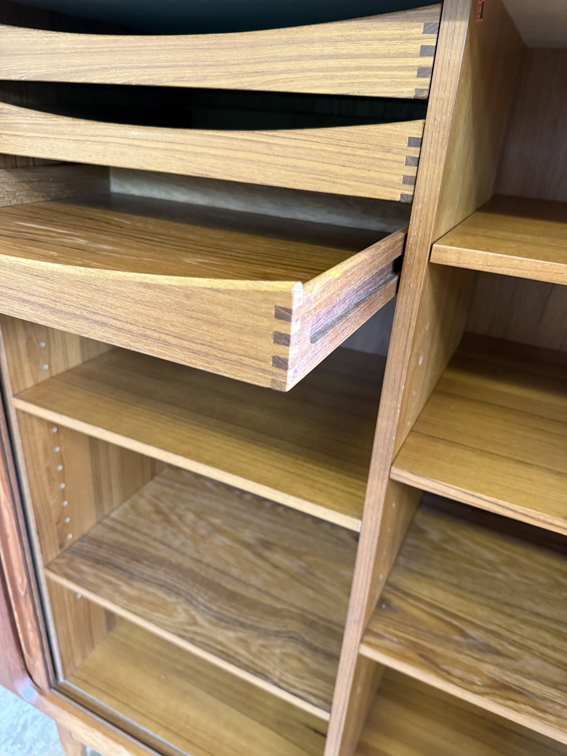 Dänisches Mid-Century Highboard aus Teakholz von Bernhard Pedersen & Søn – 1960er Jahre