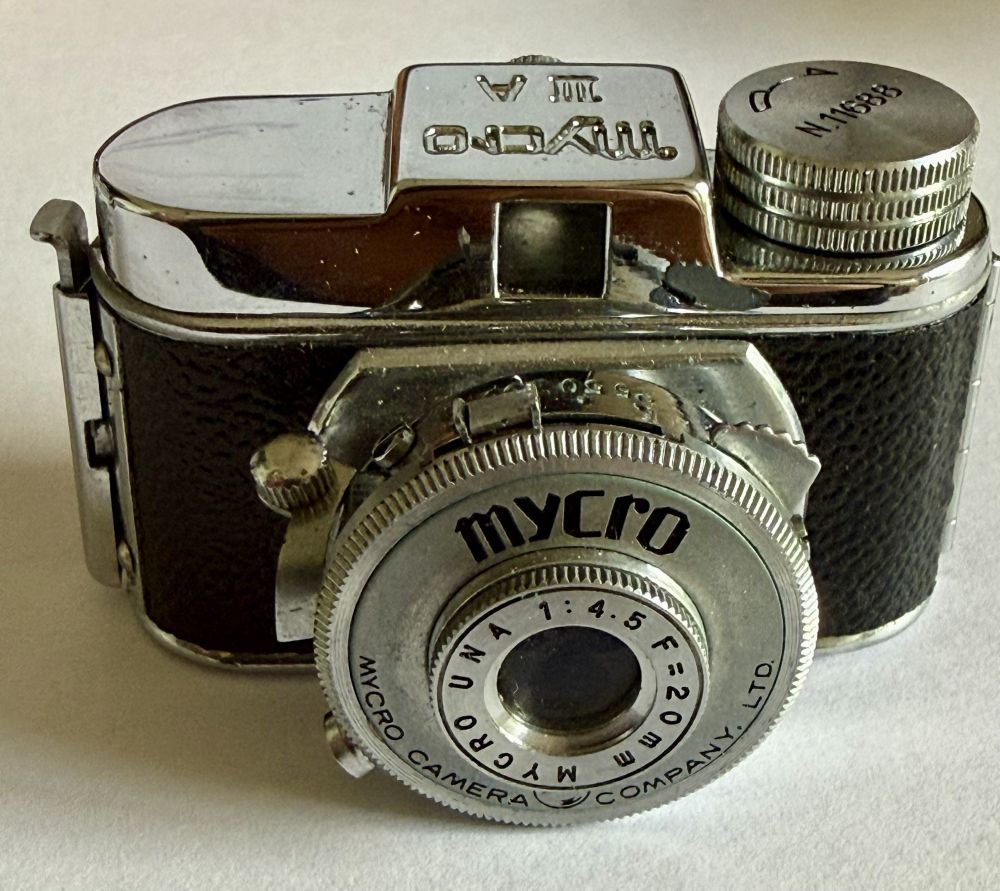 Miniaturkamera „MYCRO 111A“ mit Originalverpackung, Anleitung & Ledertasche