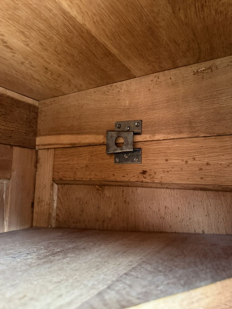 Antiker Spiegelschrank um 1920 – Eiche mit Intarsien & Facettenspiegel