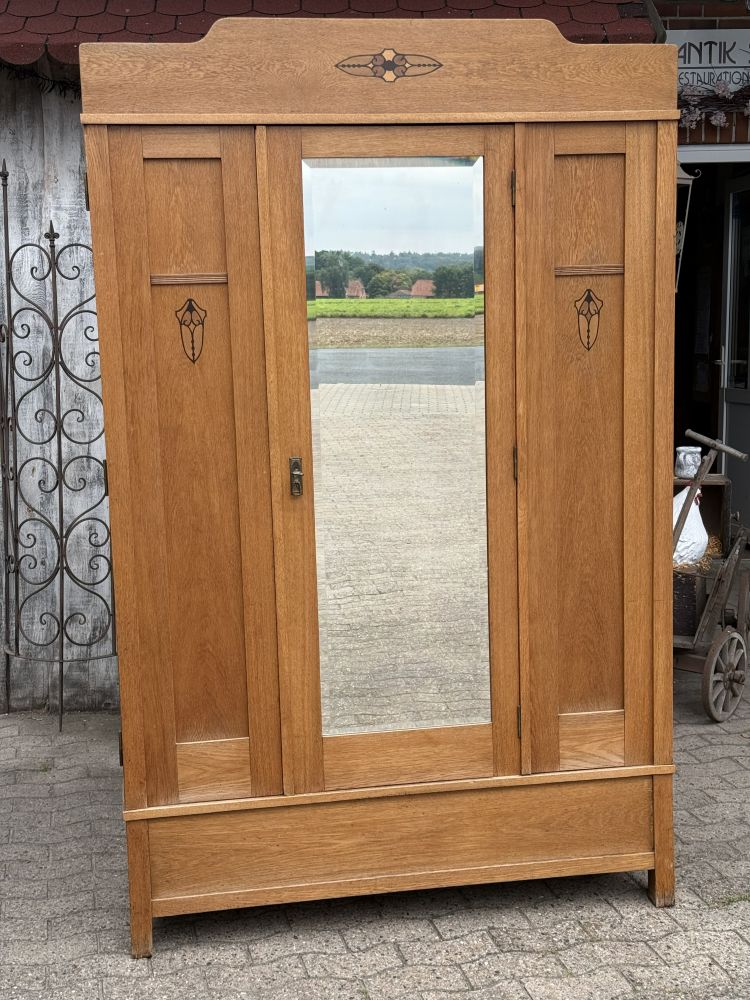 Antiker Spiegelschrank um 1920 – Eiche mit Intarsien & Facettenspiegel