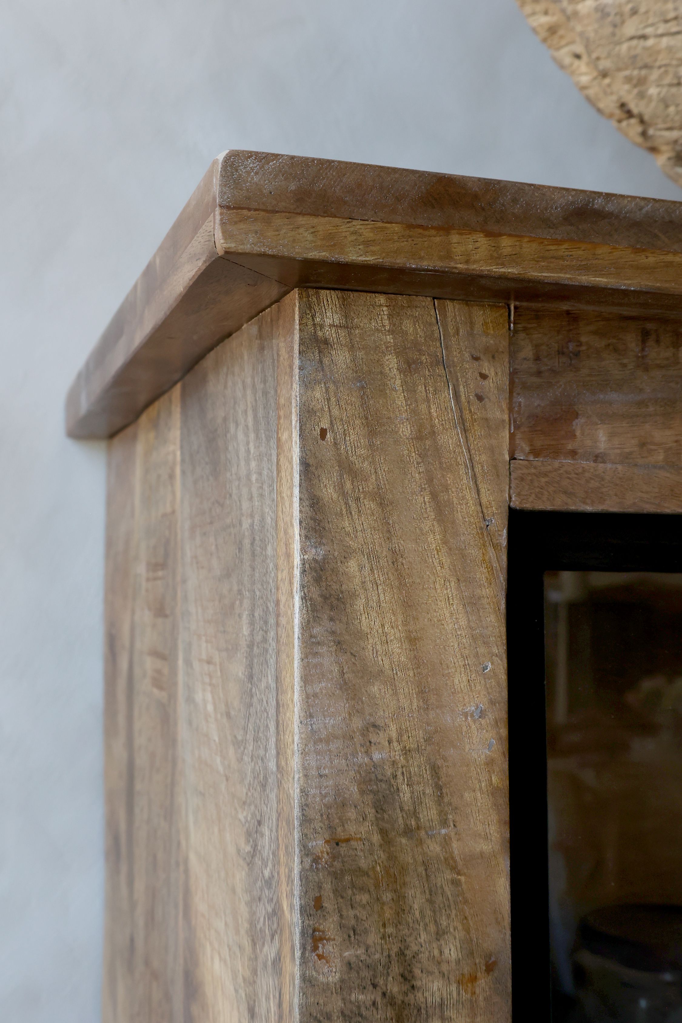 Chic Antique Paris Vitrinenschrank mit 2 Schiebetüren – Mangoholz & Eisen