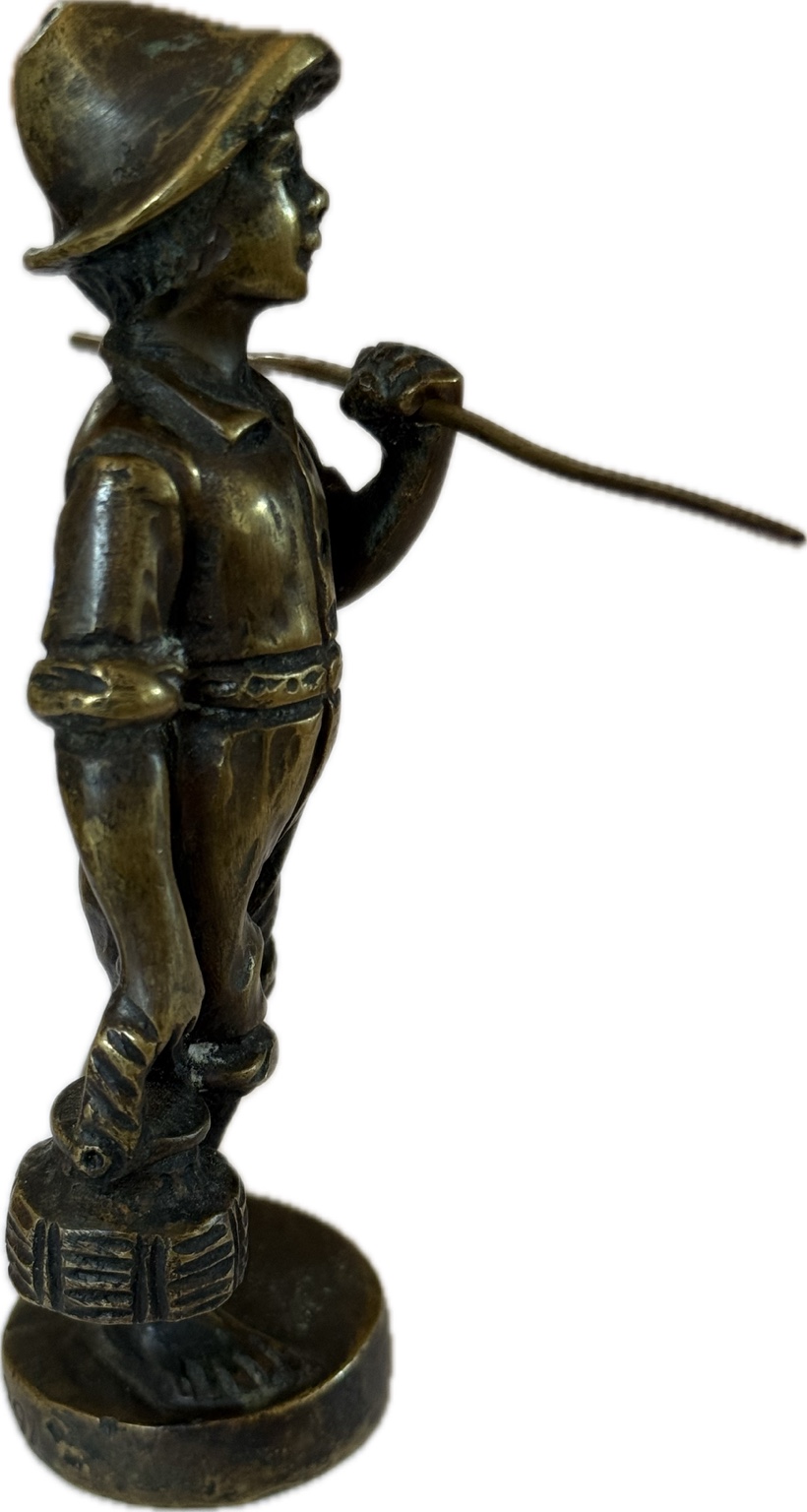 Signierte Bronze „Junger Fischer“ von Louis-Albert Carvin – französische Skulptur um 1900