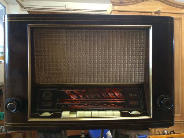 antikes Radio aus den 50er Jahren