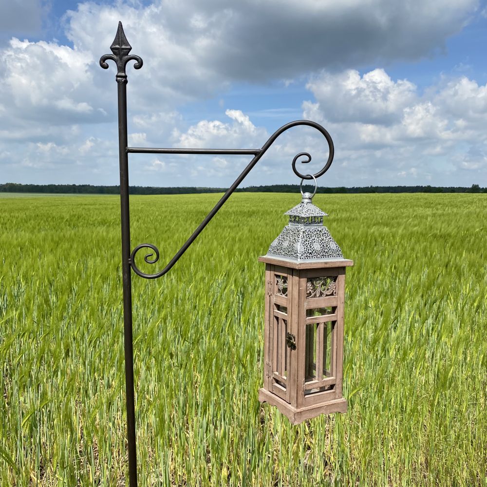 Laternenhalter / Gartenstab / Gartenstecker / Metall / dunkelrostfarben lackiert