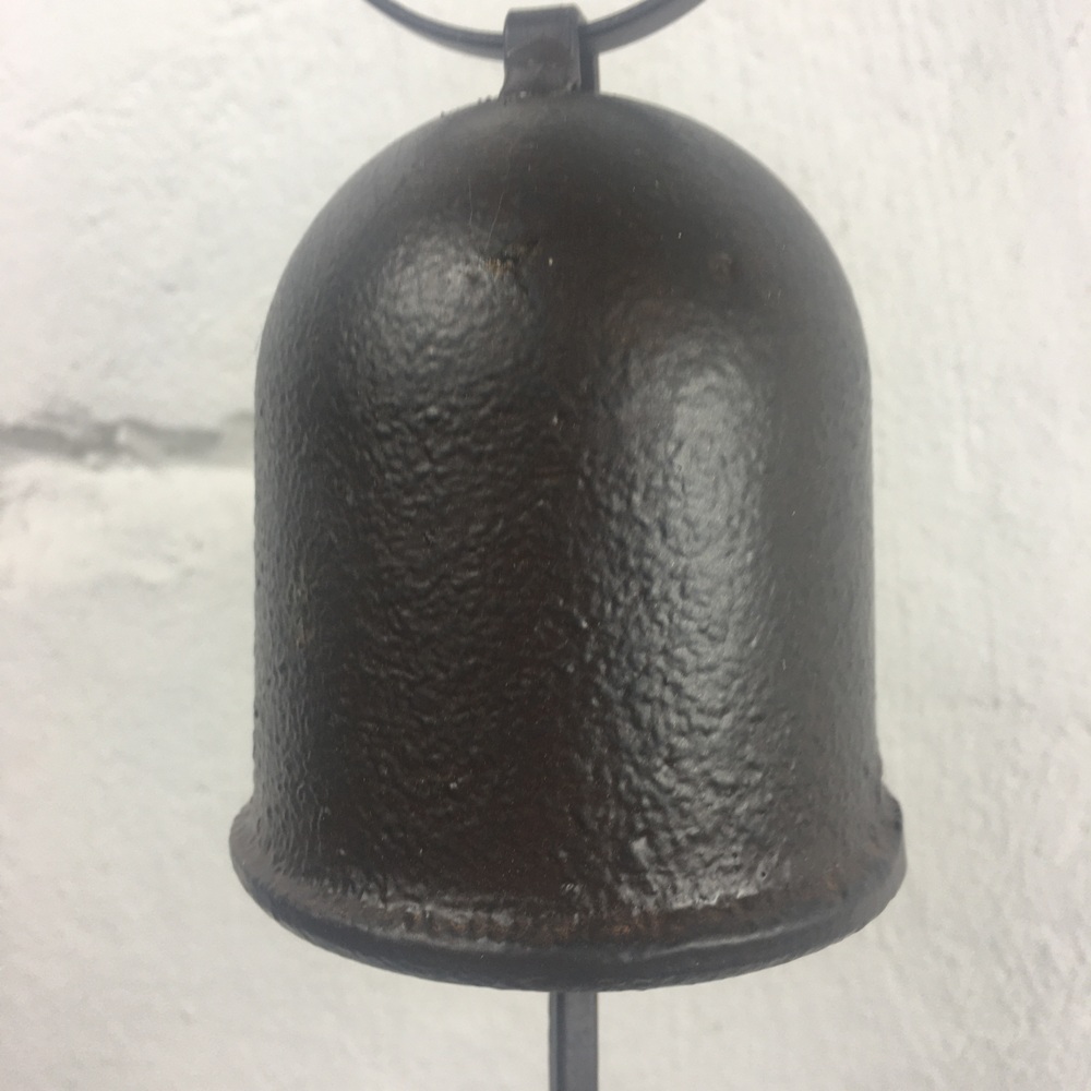 Glocke aus Eisen inkl. Wandhalterung
