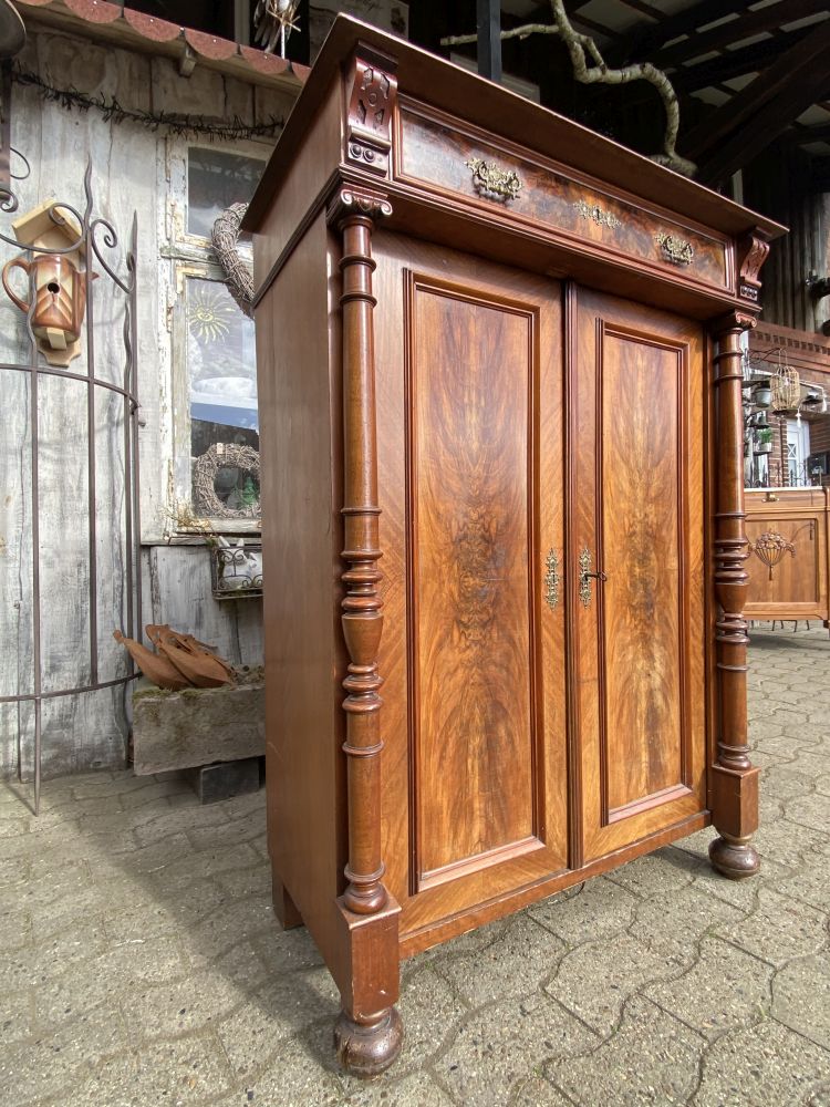 antikes Vertiko aus der Gründerzeit um 1880 / mit Säulen