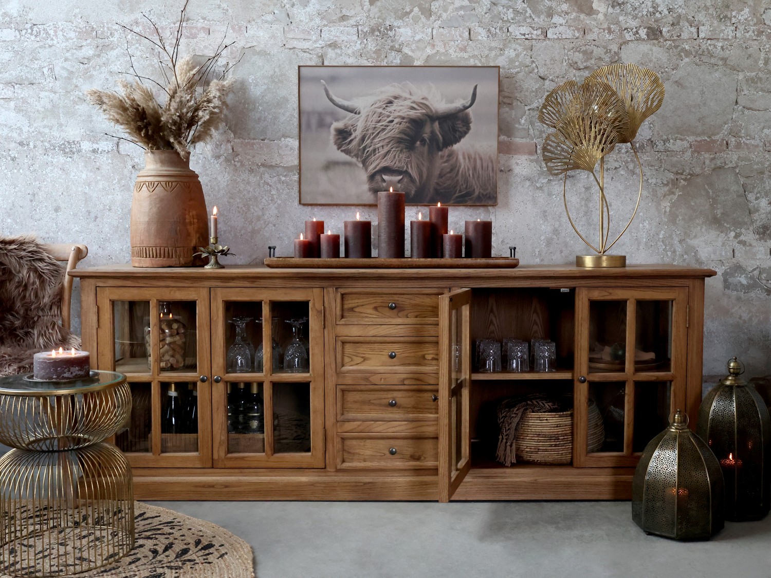 Vitrinenschrank / Sideboard m. 4 Türen und 4 Schubladen von Chic Antique