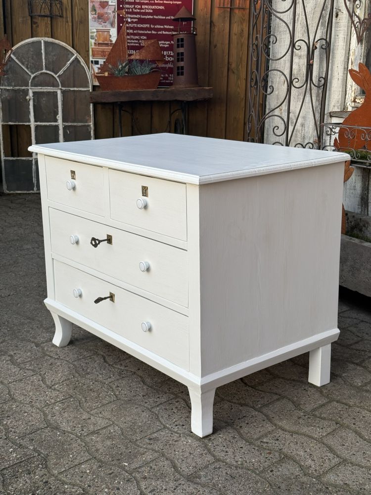 Restaurierte Weichholz-Kommode mit 4 Schubladen