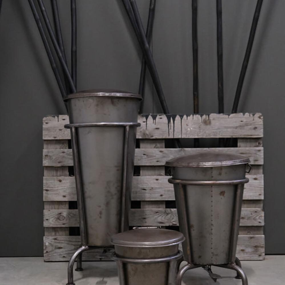 Großer Industrial Treteimer aus Roh-Eisen – Matt lackiert | Vintage Metall Mülleimer | Trademark Living
